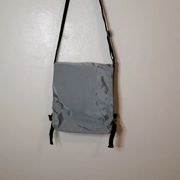 Calvin Klein Crossover Bag - Picture 5 of 9